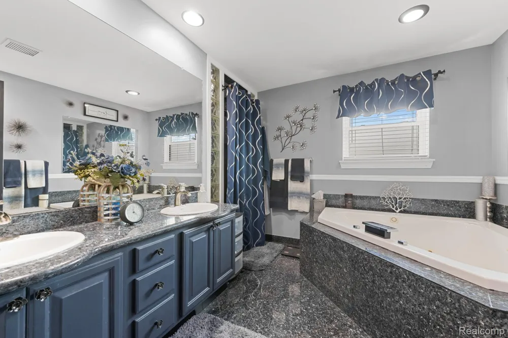 24909 Foxmoor Boulevard Woodhaven City, MI 48183