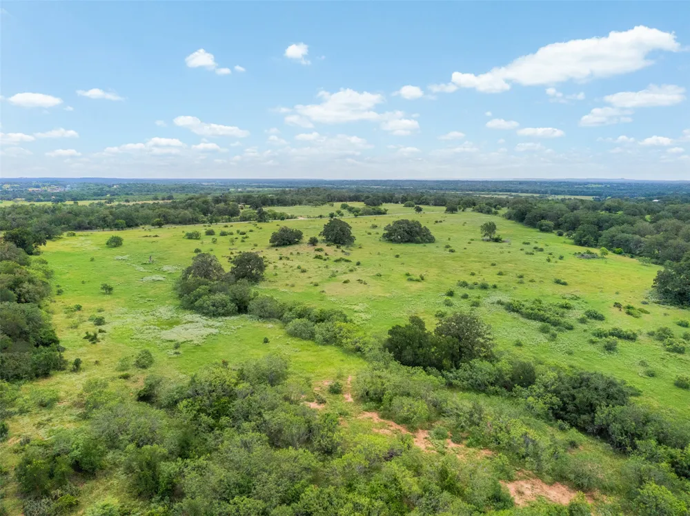 11 Biggs Road Luling, TX 78296