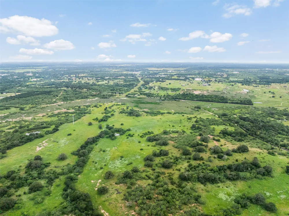 11 Biggs Road Luling, TX 78296