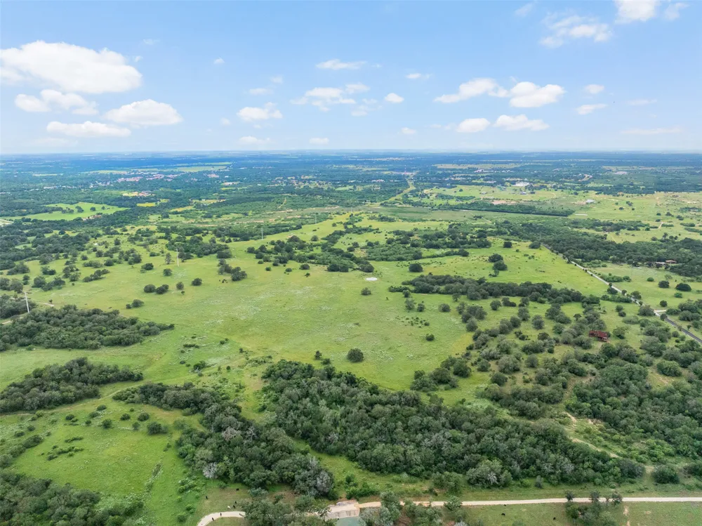 9 Biggs Road Luling, TX 78648
