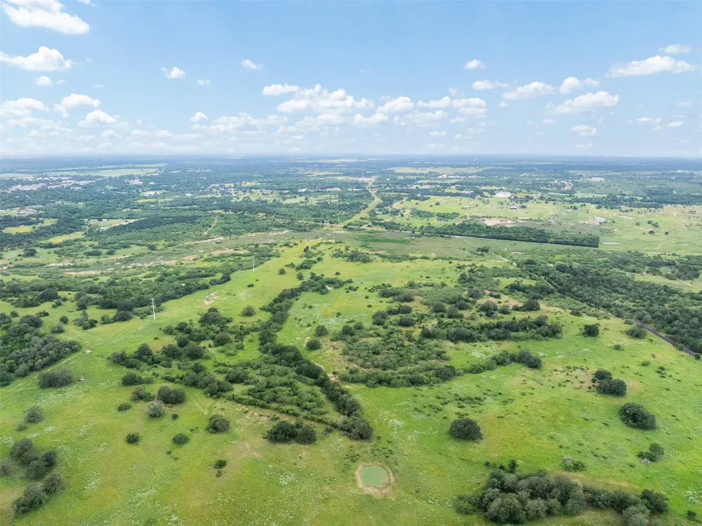 9 Biggs Road Luling, TX 78648