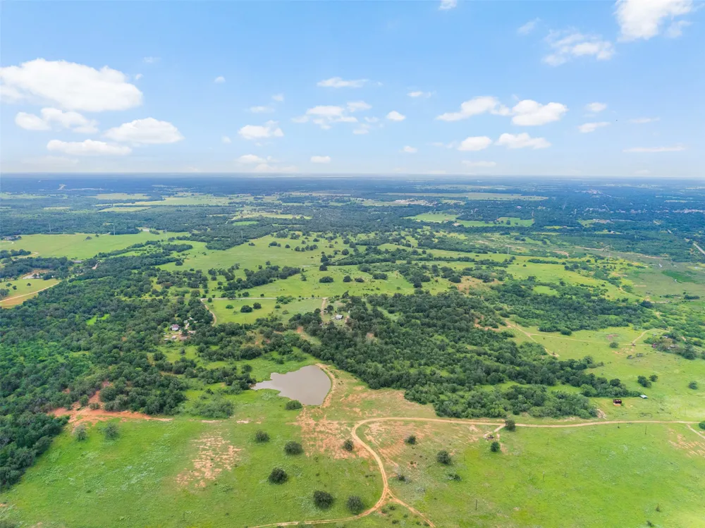 9 Biggs Road Luling, TX 78648