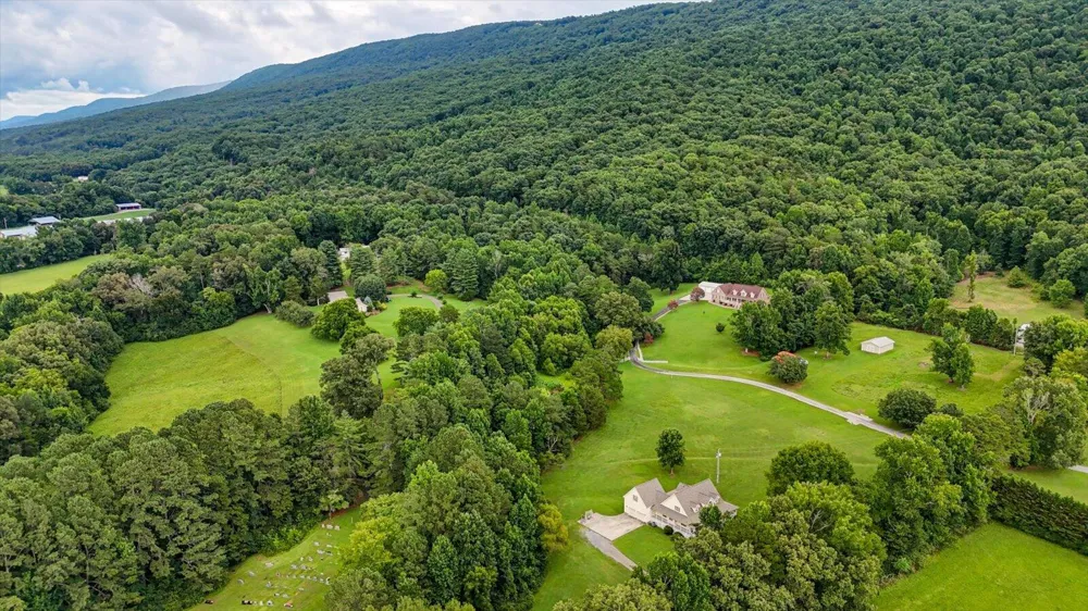 135 Mcdonough Road Whitwell, TN 37397