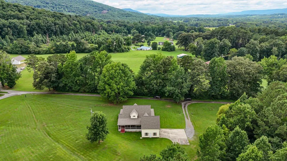 135 Mcdonough Road Whitwell, TN 37397