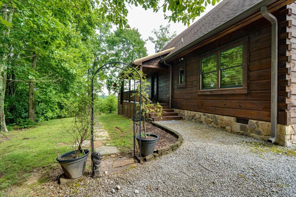 1085 Thunder Ridge Drive South Pittsburg, TN 37380