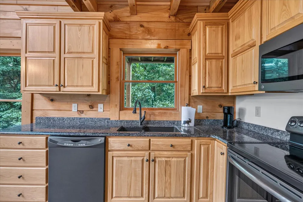 1085 Thunder Ridge Drive South Pittsburg, TN 37380