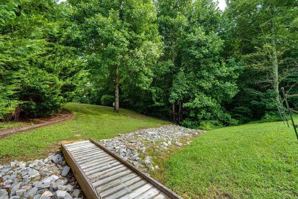 1085 Thunder Ridge Drive South Pittsburg, TN 37380