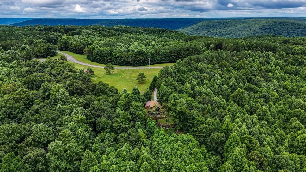 1085 Thunder Ridge Drive South Pittsburg, TN 37380