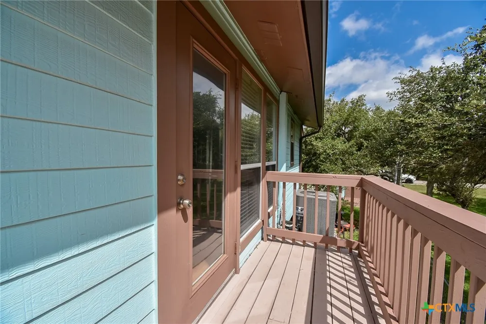 2116 W Bayshore Drive Palacios, TX 77465