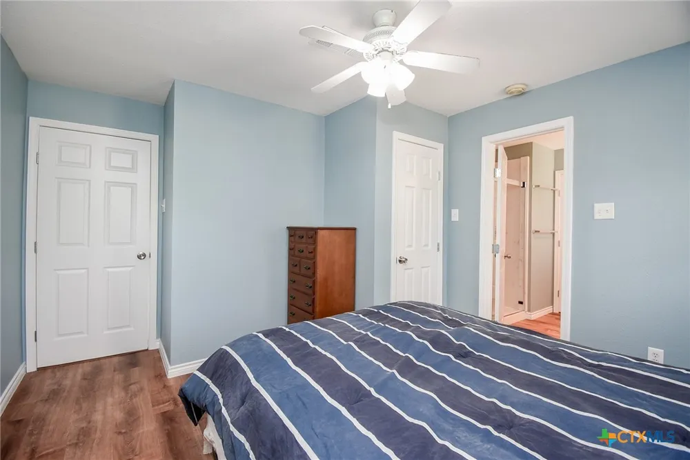 2116 W Bayshore Drive Palacios, TX 77465