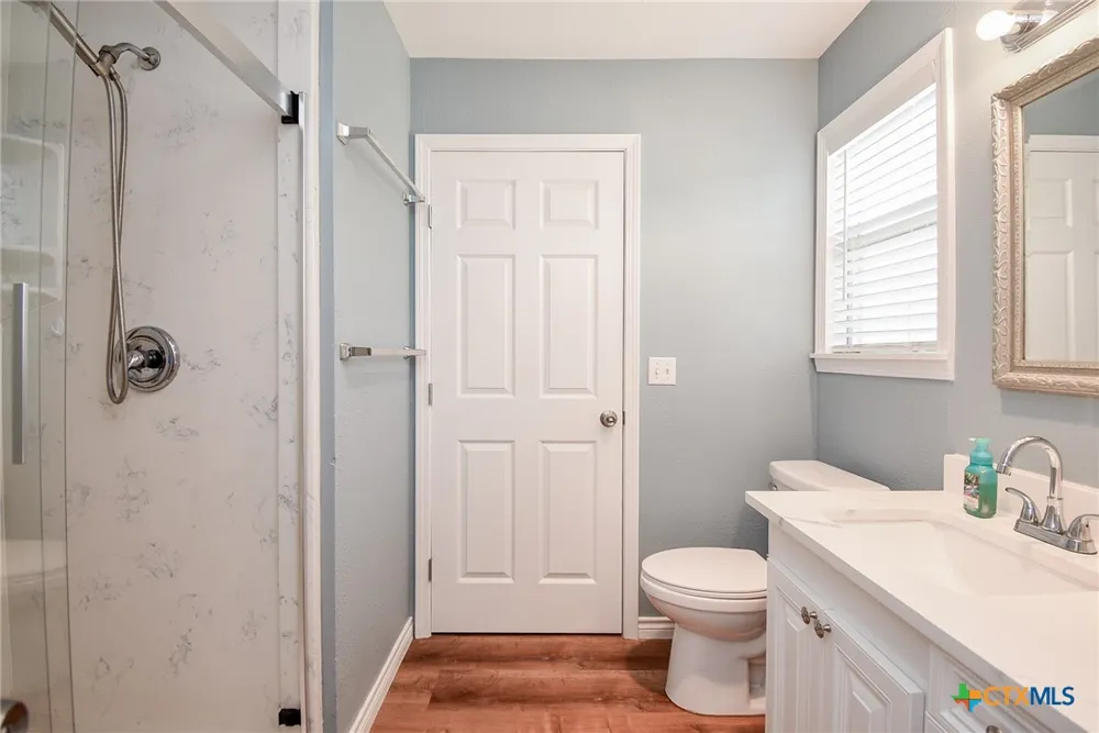 2116 W Bayshore Drive Palacios, TX 77465