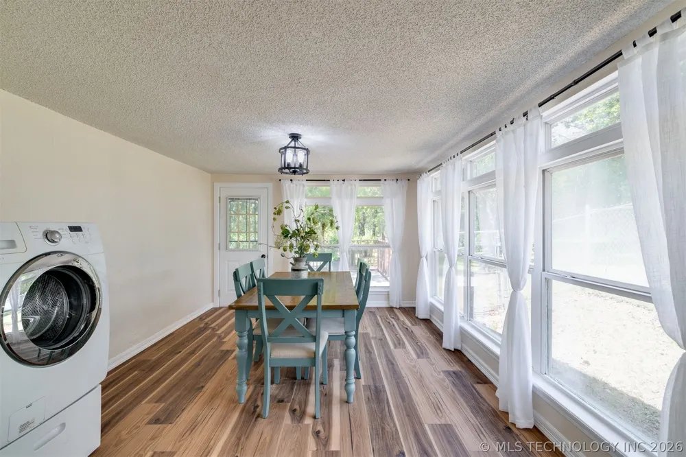 9209 Sleepy Hollow Drive Tecumseh, OK 74857