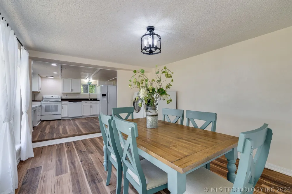 9209 Sleepy Hollow Drive Tecumseh, OK 74857