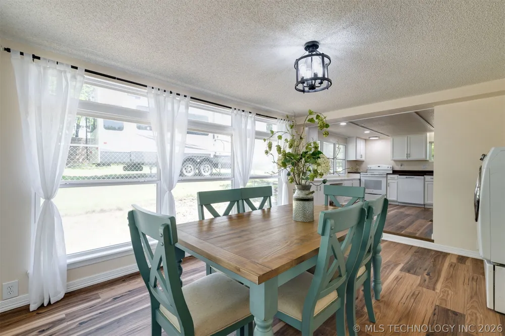 9209 Sleepy Hollow Drive Tecumseh, OK 74857