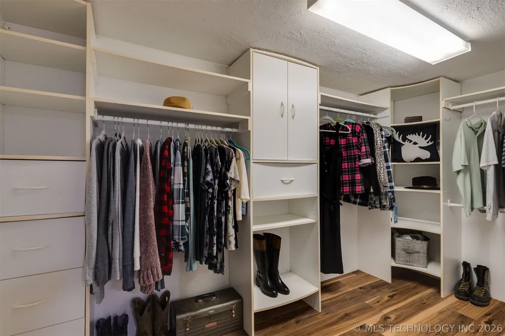 9209 Sleepy Hollow Drive Tecumseh, OK 74857