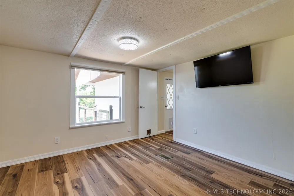 9209 Sleepy Hollow Drive Tecumseh, OK 74857