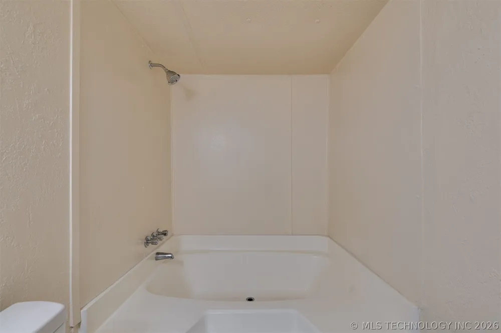9209 Sleepy Hollow Drive Tecumseh, OK 74857