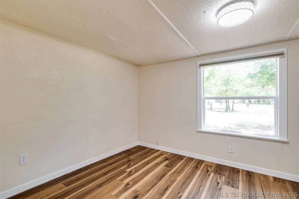 9209 Sleepy Hollow Drive Tecumseh, OK 74857