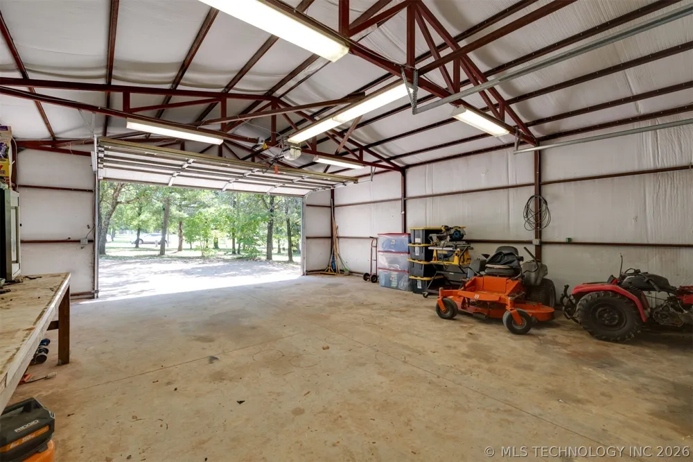9209 Sleepy Hollow Drive Tecumseh, OK 74857