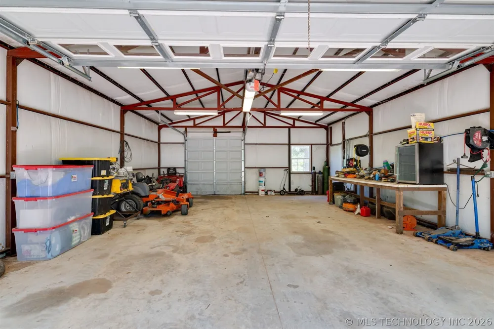 9209 Sleepy Hollow Drive Tecumseh, OK 74857