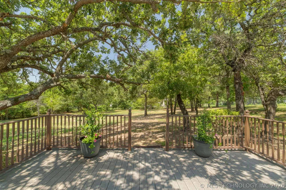 9209 Sleepy Hollow Drive Tecumseh, OK 74857