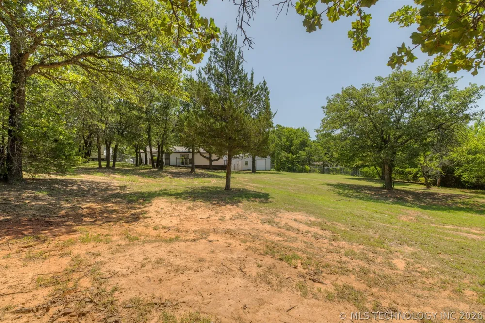 9209 Sleepy Hollow Drive Tecumseh, OK 74857