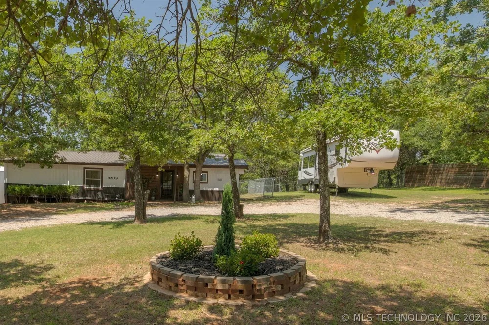 9209 Sleepy Hollow Drive Tecumseh, OK 74857