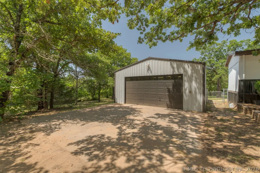 9209 Sleepy Hollow Drive Tecumseh, OK 74857