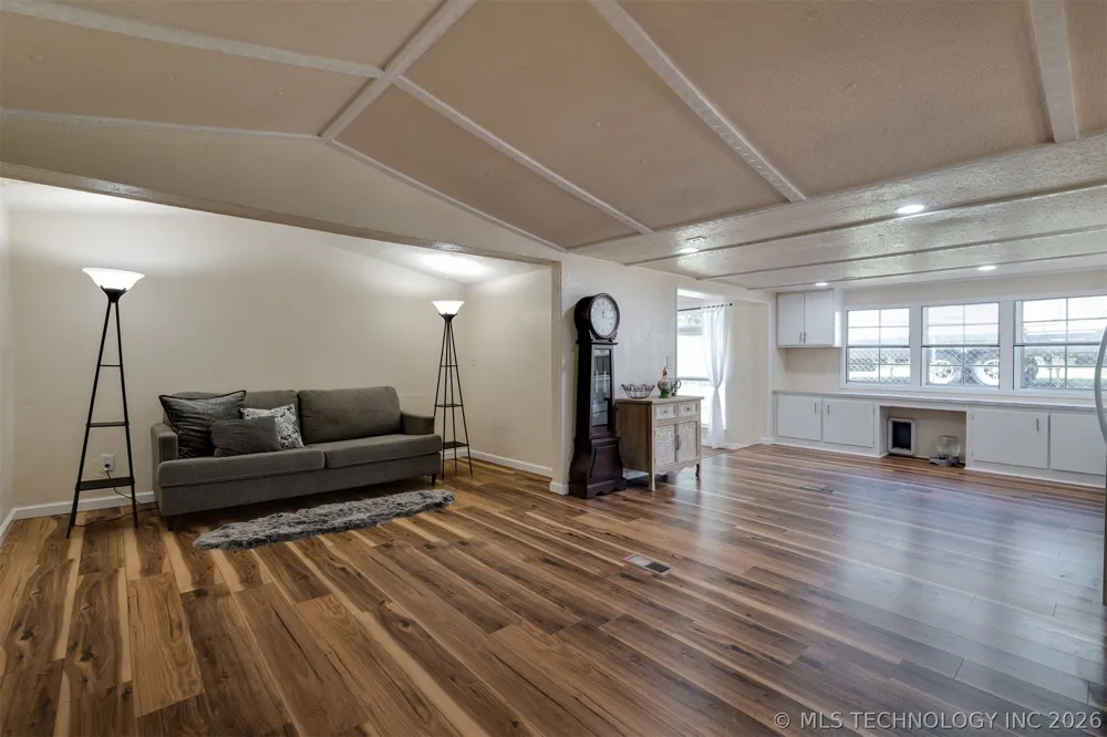 9209 Sleepy Hollow Drive Tecumseh, OK 74857