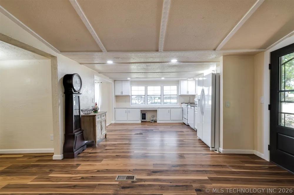 9209 Sleepy Hollow Drive Tecumseh, OK 74857