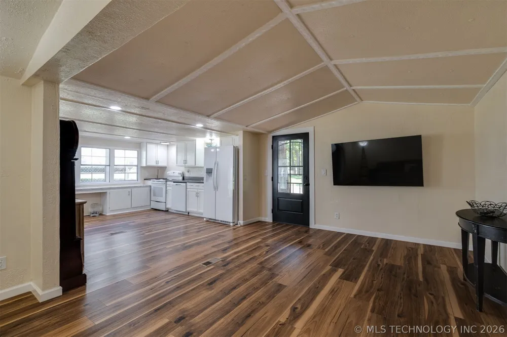 9209 Sleepy Hollow Drive Tecumseh, OK 74857