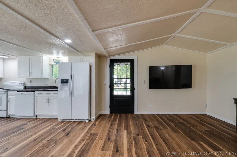 9209 Sleepy Hollow Drive Tecumseh, OK 74857