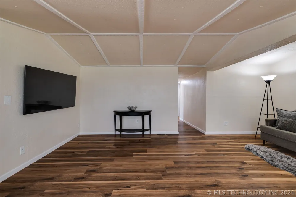9209 Sleepy Hollow Drive Tecumseh, OK 74857