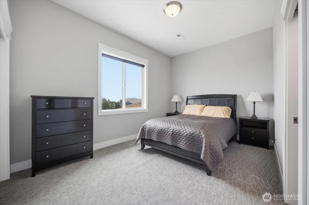 5483 S Kent Street Kennewick, WA 99337