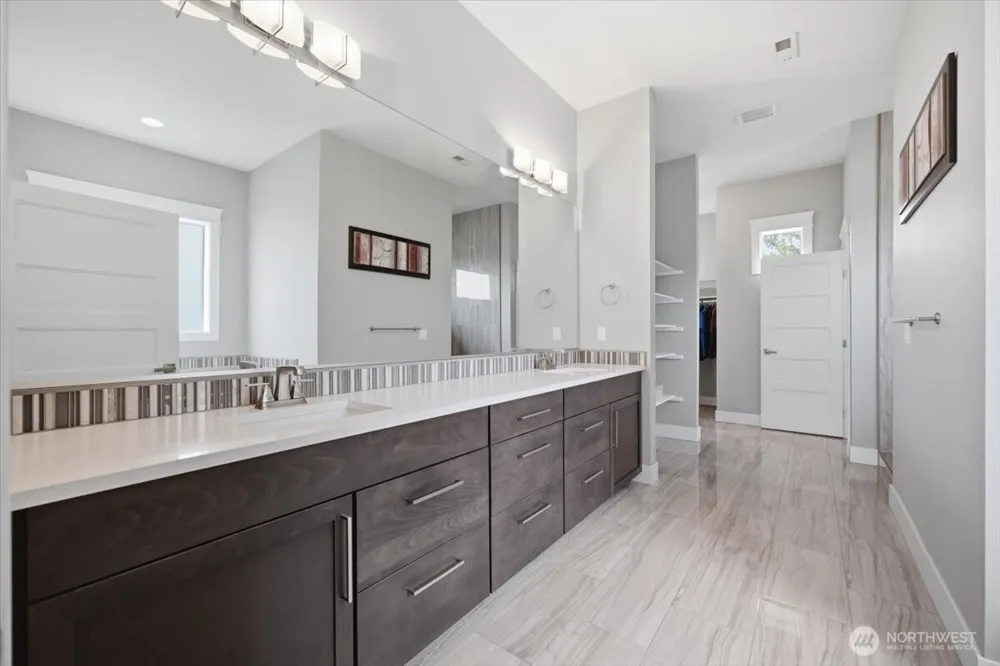 5483 S Kent Street Kennewick, WA 99337