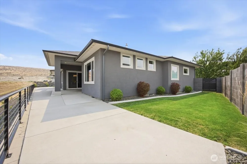5483 S Kent Street Kennewick, WA 99337