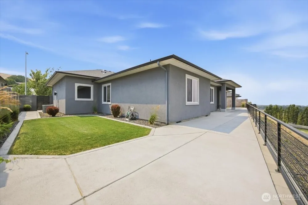 5483 S Kent Street Kennewick, WA 99337