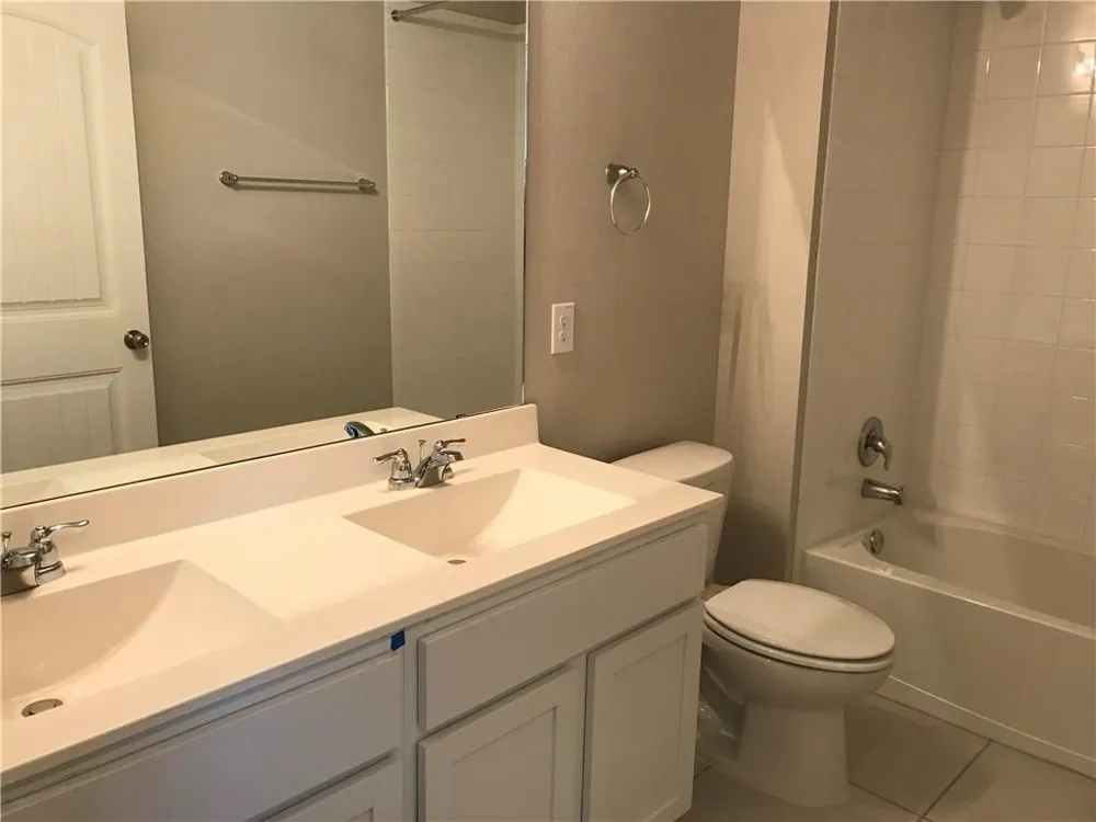 2205 Bettylou Lane Austin, TX 78754