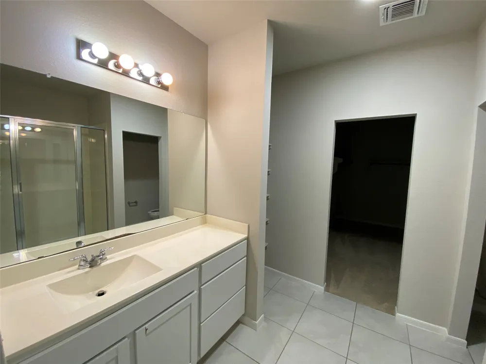 2205 Bettylou Lane Austin, TX 78754