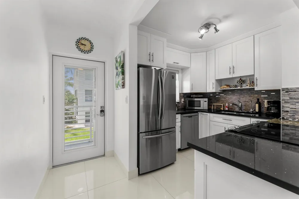 1041 Hillsboro Mile #5 Hillsboro Beach, FL 33062