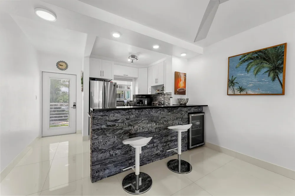1041 Hillsboro Mile #5 Hillsboro Beach, FL 33062