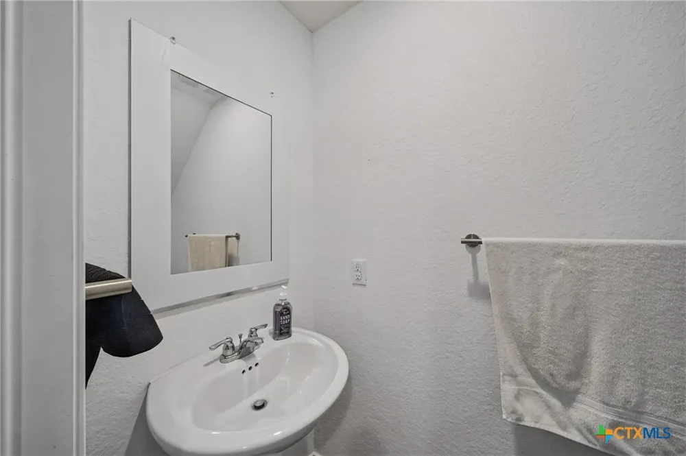 236 Kayden Court Marion, TX 78124