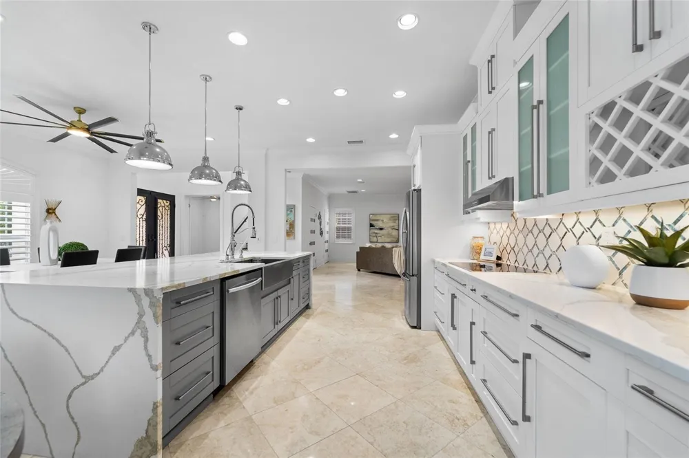 4802 W BEACHWAY DRIVE Tampa, FL 33609