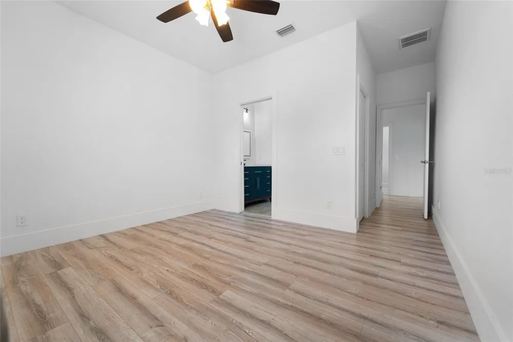4802 W BEACHWAY DRIVE Tampa, FL 33609