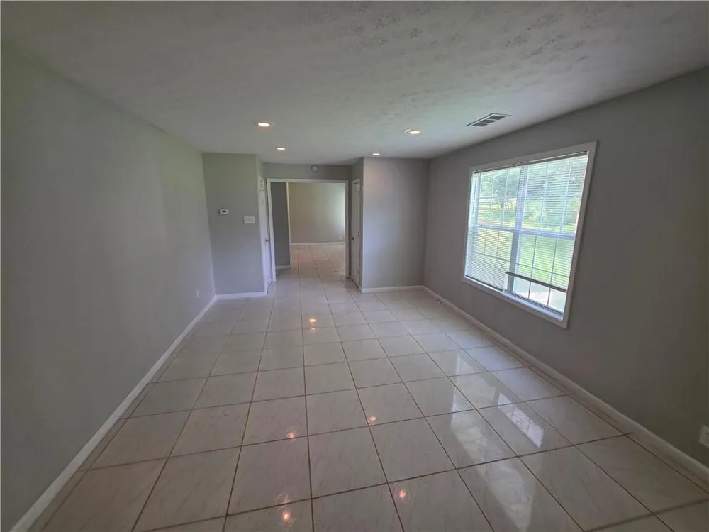 6924 Biscayne Blvd Rex, GA 30273