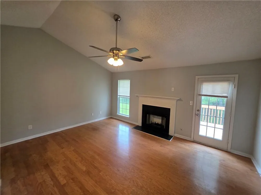 6924 Biscayne Blvd Rex, GA 30273