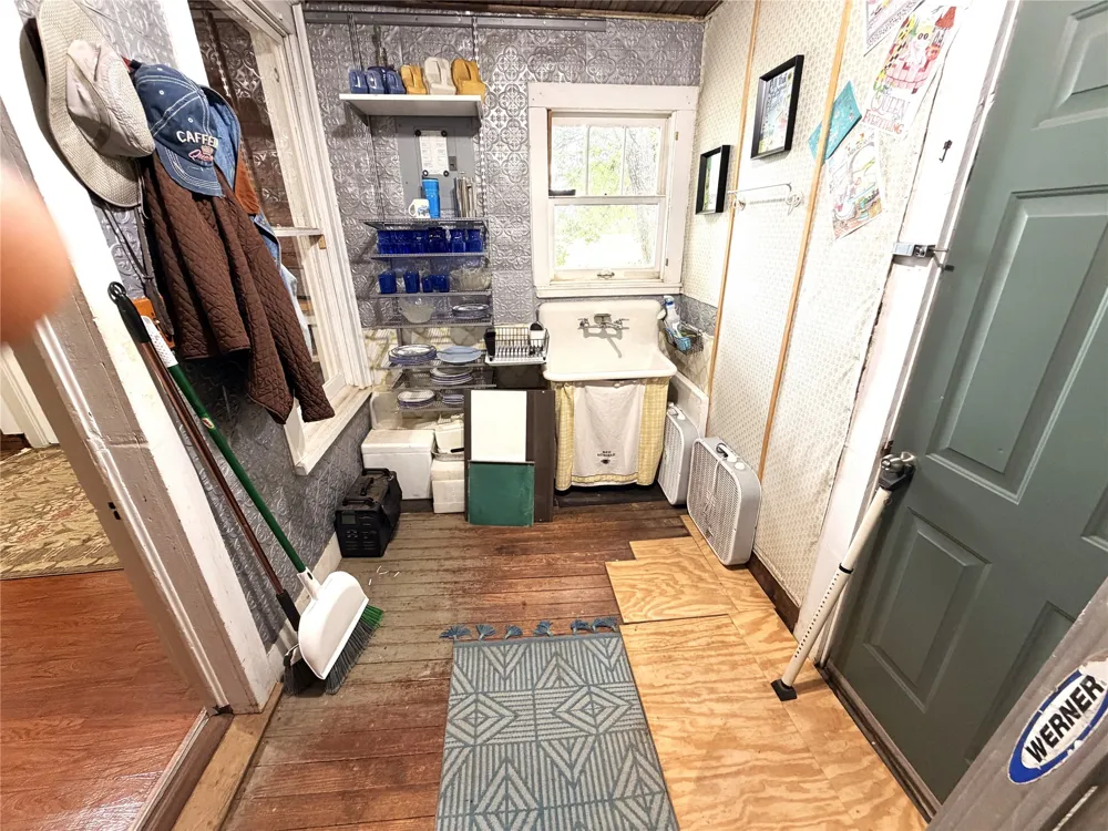 709 W Saint Charles Street Eastland, TX 76448