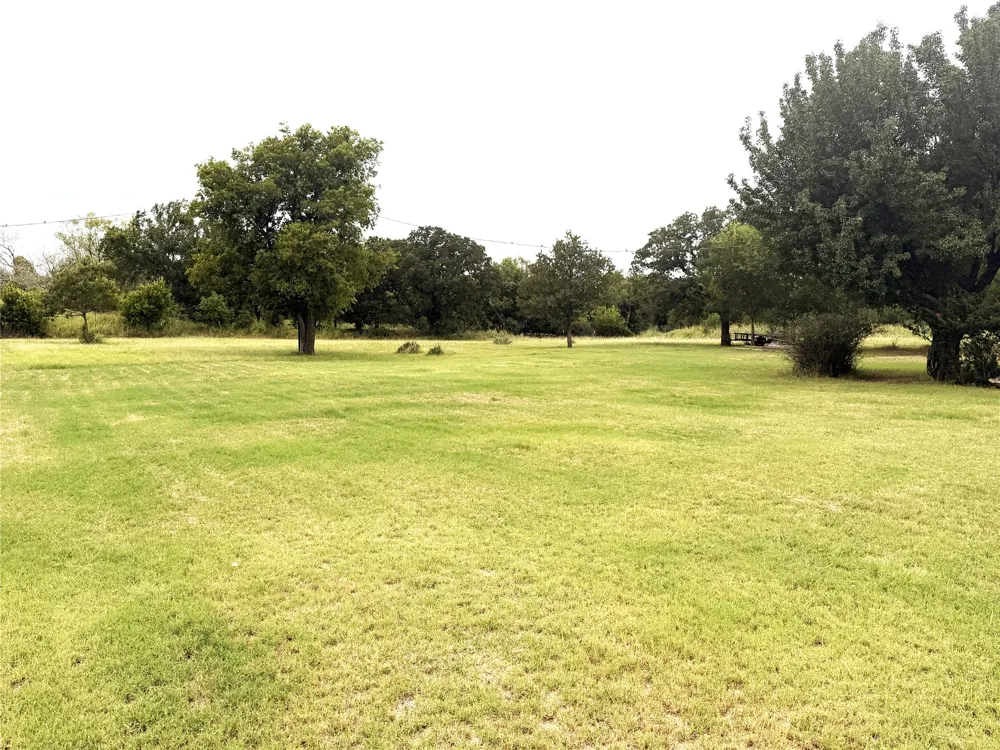 709 W Saint Charles Street Eastland, TX 76448