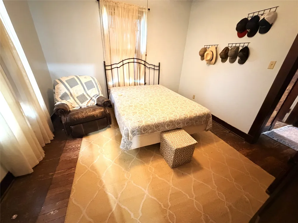 709 W Saint Charles Street Eastland, TX 76448