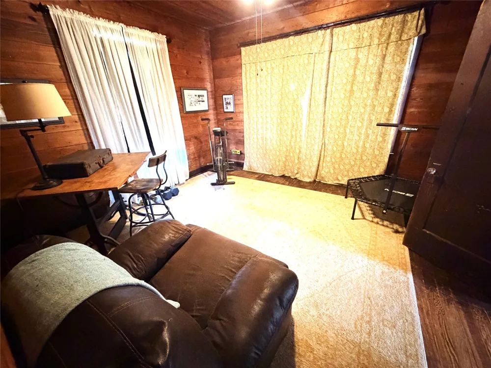 709 W Saint Charles Street Eastland, TX 76448